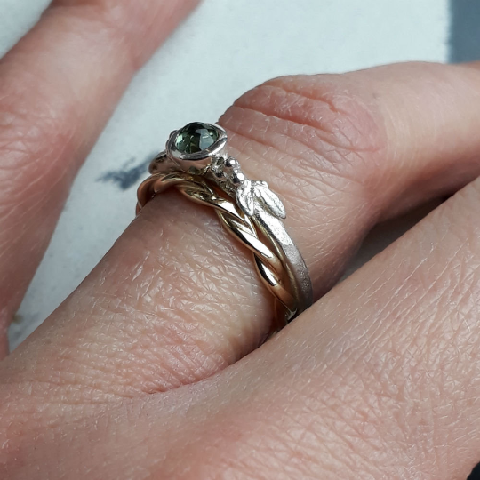 Double Twist 9ct Gold, Women's / Men's 2.2mm Wedding Ring — Sophia 